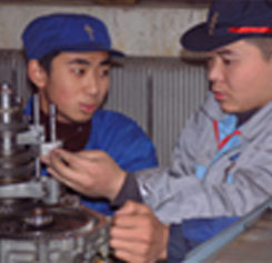 邹　钢：汽车实习指导教师